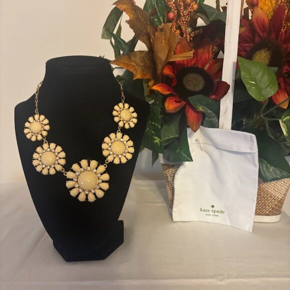 Beautiful Kate Spade Beige Color in Gold Tone Necklace (19") with KS pouch - Picture 1 of 16